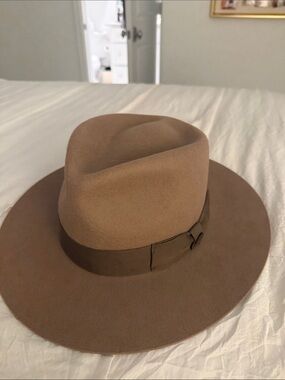 Classic Wide Cowgirl hat in Camel